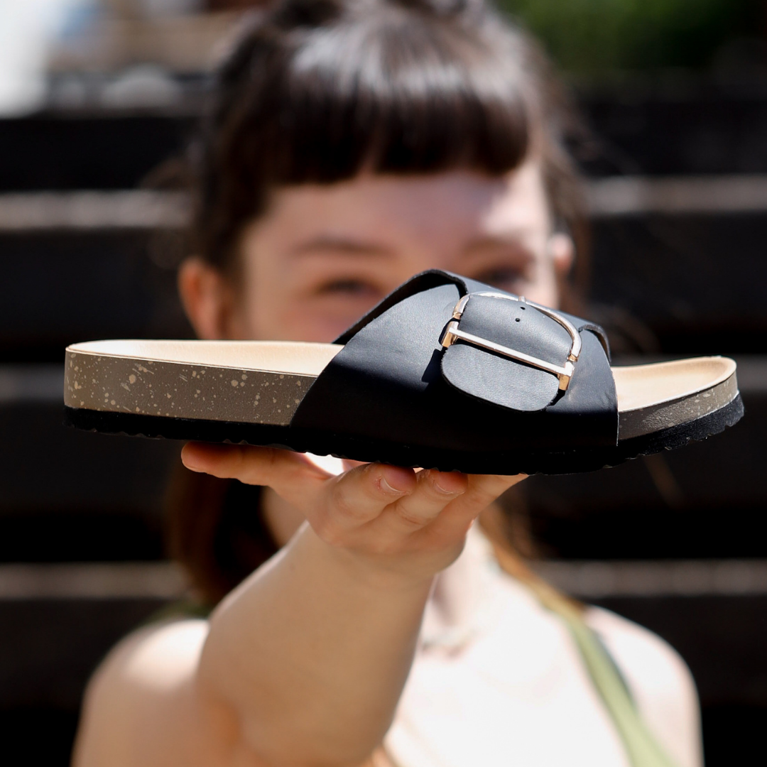 OrthoMia - Schmerzlindernde Kork-Sandalen mit Schnallenriemen-Design für Damen - Sonderaktion 1+1 Gratis